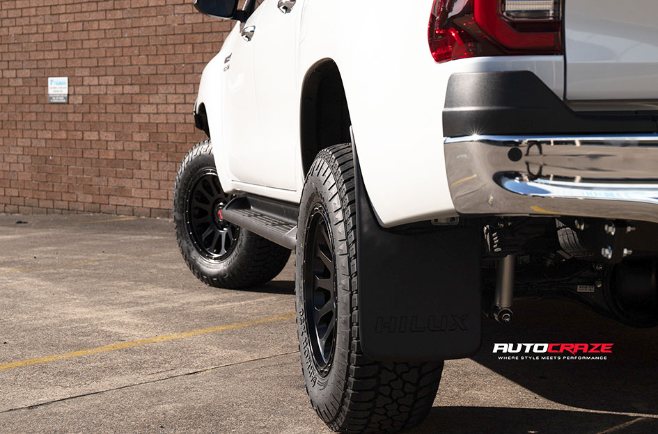 TOYOTA HILUX NOMAD VICTIM MATTE BLACK 