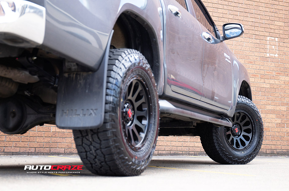 TOYOTA HILUX NOMAD VICTIM MATTE BLACK