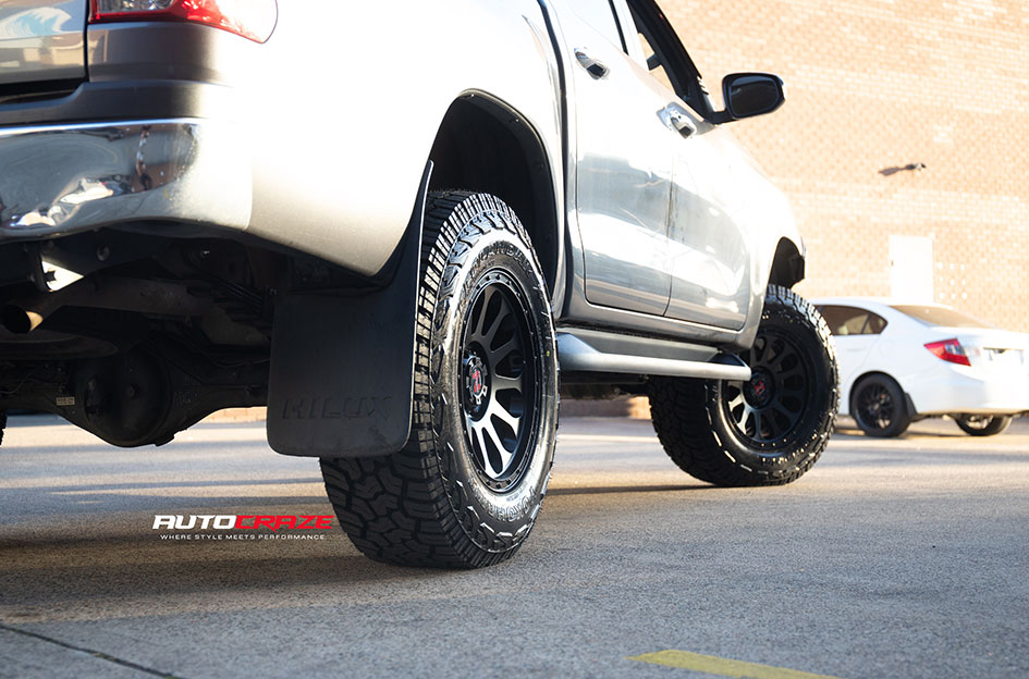 TOYOTA HILUX NOMAD VICTIM MATTE BLACK