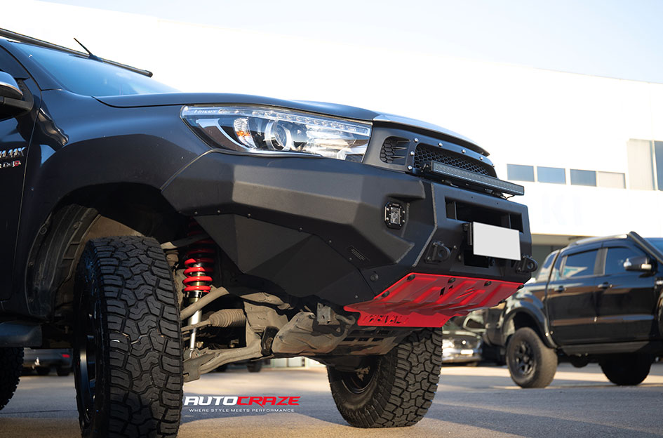 TOYOTA HILUX NOMAD VICTIM MATTE BLACK