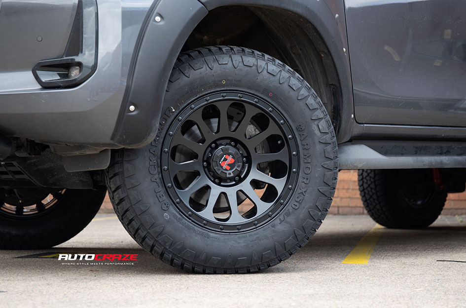 TOYOTA HILUX NOMAD VICTIM MATTE BLACK 