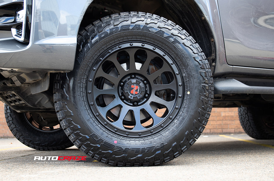 TOYOTA HILUX NOMAD VICTIM MATTE BLACK