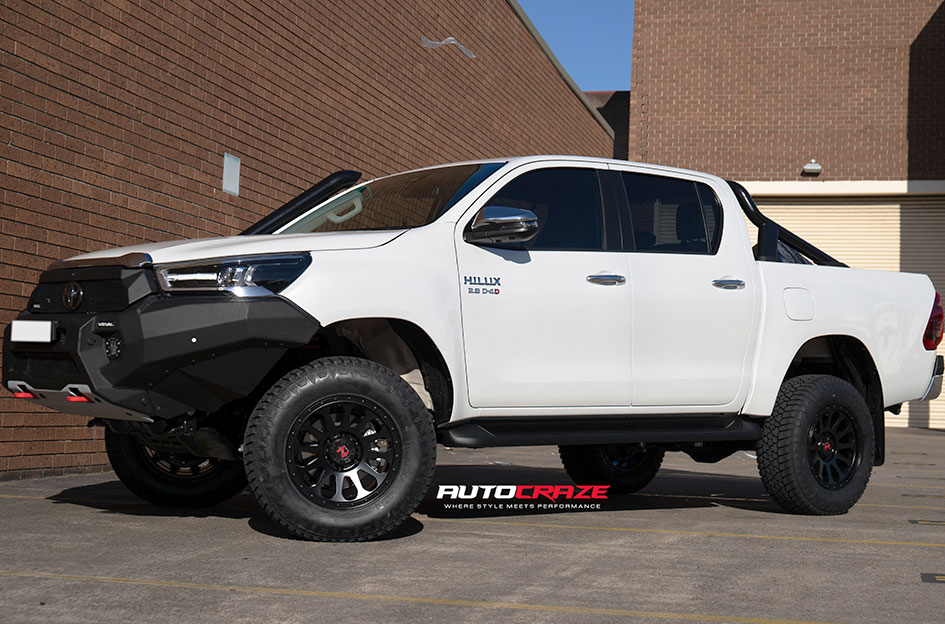 TOYOTA HILUX NOMAD VICTIM MATTE BLACK 