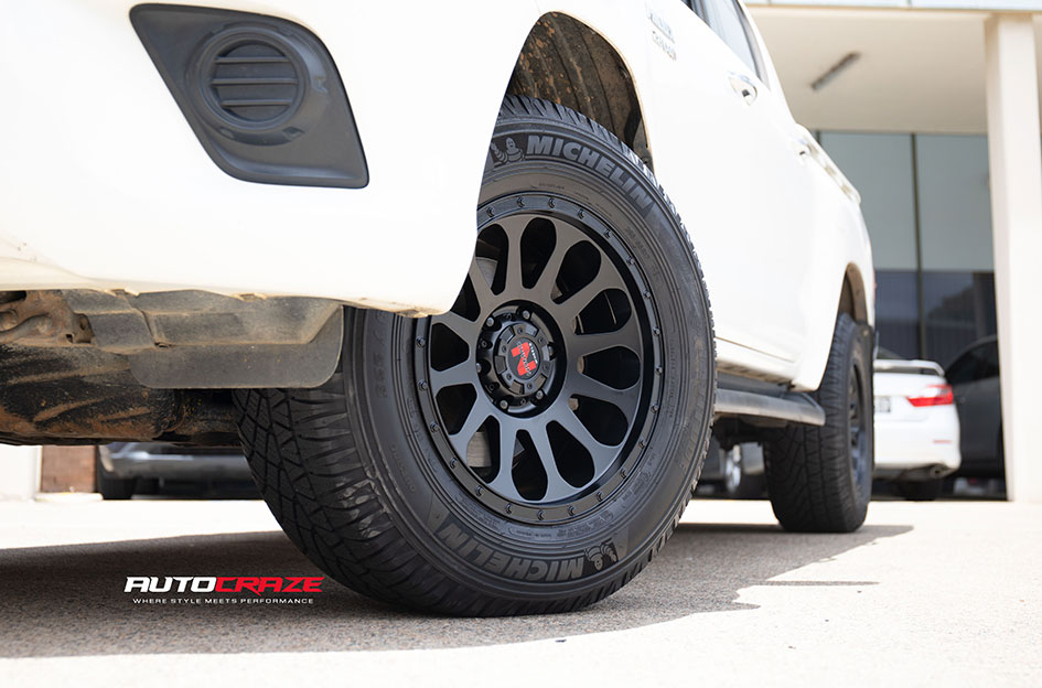 TOYOTA HILUX NOMAD VICTIM MATTE BLACK 
