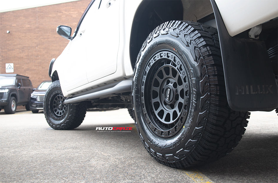 TOYOTA HILUX ROH ASSAULT MATT BLACK