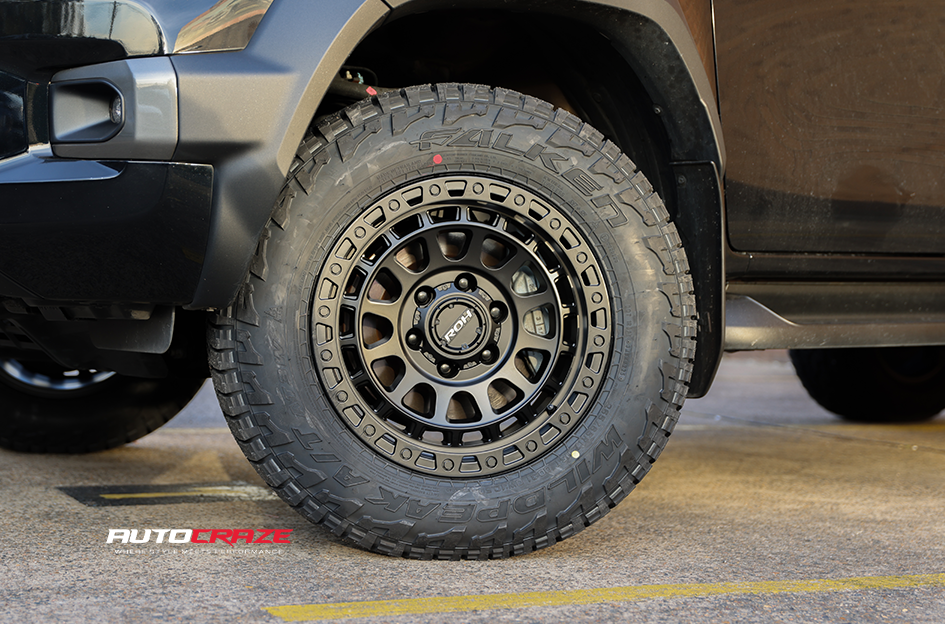 TOYOTA HILUX ROH ASSAULT MATT BLACK 