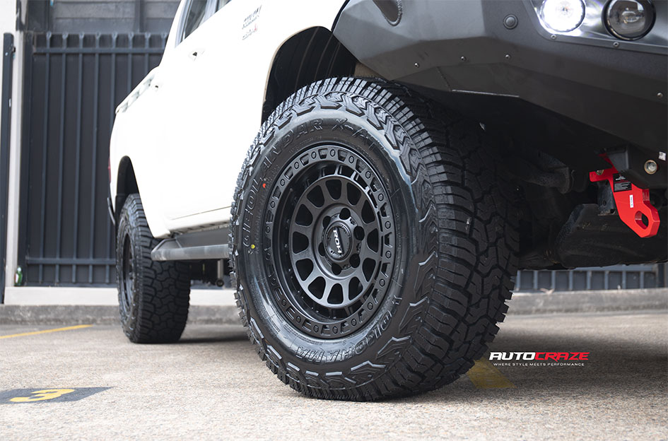 TOYOTA HILUX ROH ASSAULT MATT BLACK