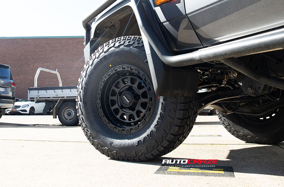 TOYOTA LANDCRUISER 70 SERIES ROH ASSAULT MATT BLACK