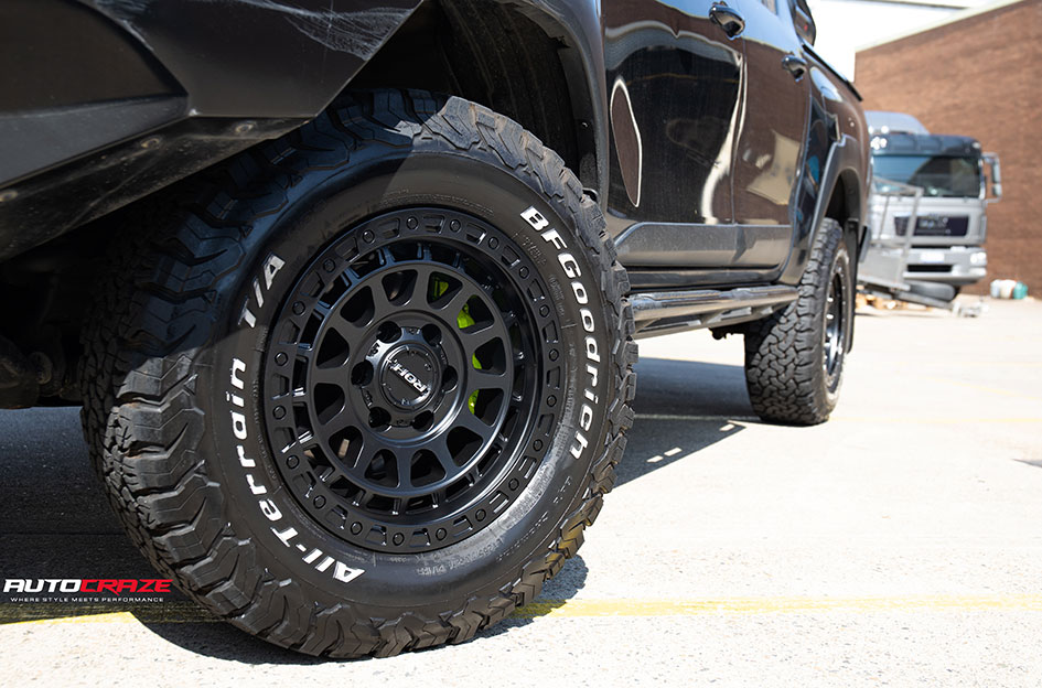 TOYOTA HILUX RUGGED X ROH ASSAULT MATT BLACK