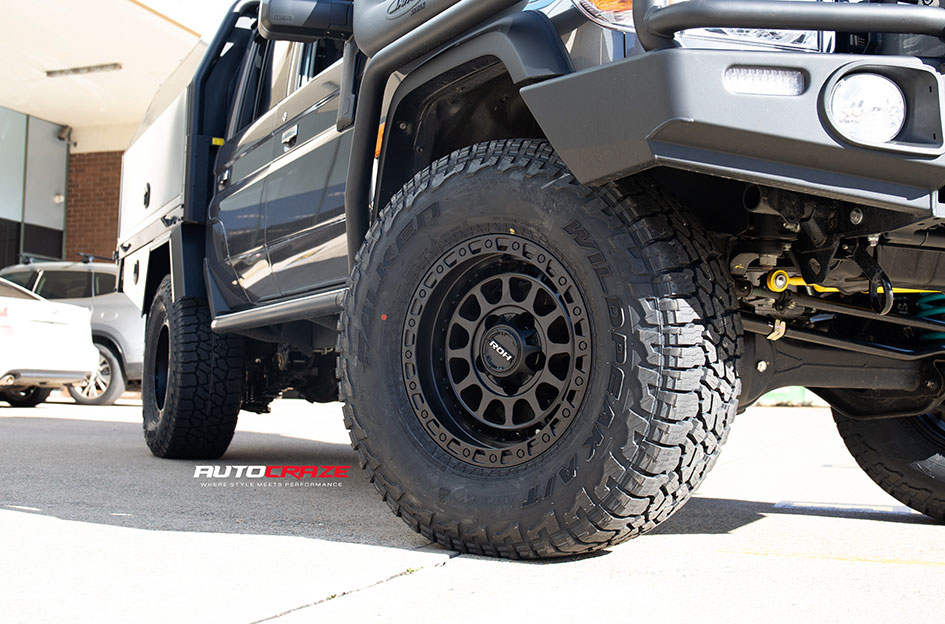 TOYOTA LANDCRUISER 70 SERIES ROH ASSAULT MATT BLACK
