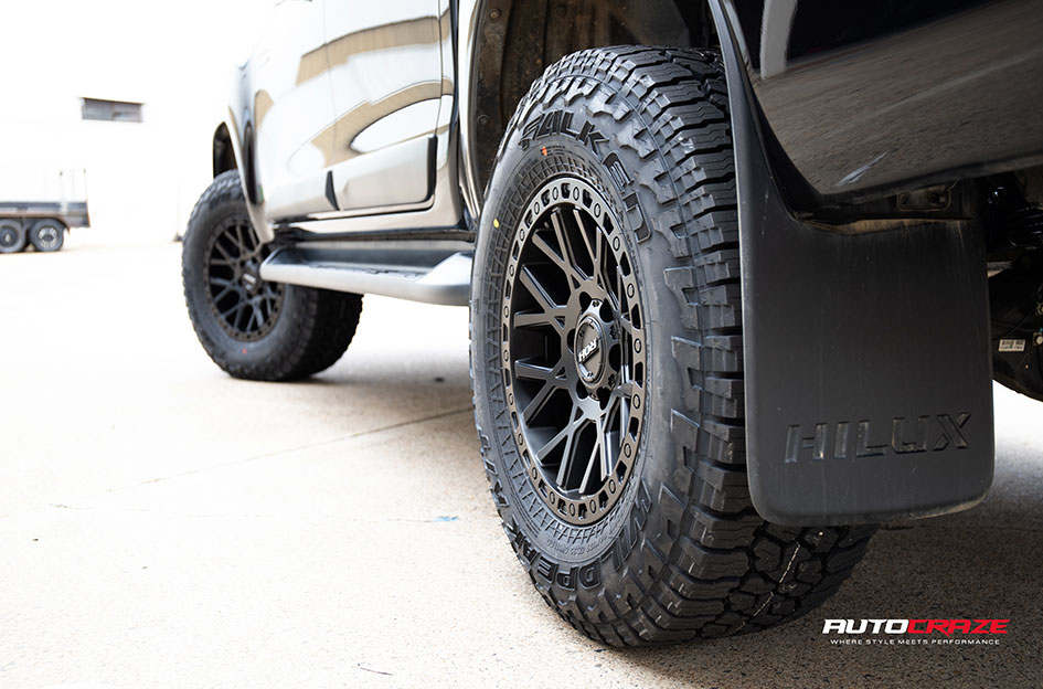 TOYOTA HILUX ROH CRAWLER MATT BLACK 