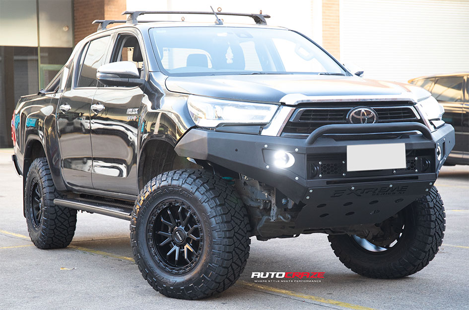 TOYOTA HILUX ROH RAID MATTE BLACK 
