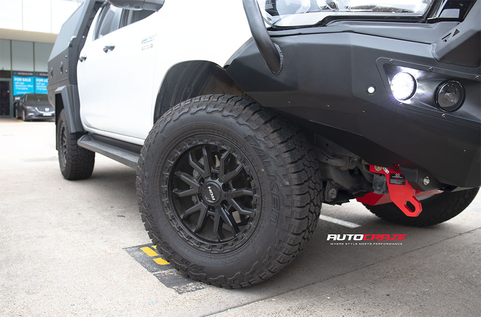 TOYOTA HILUX ROH RAID MATTE BLACK 