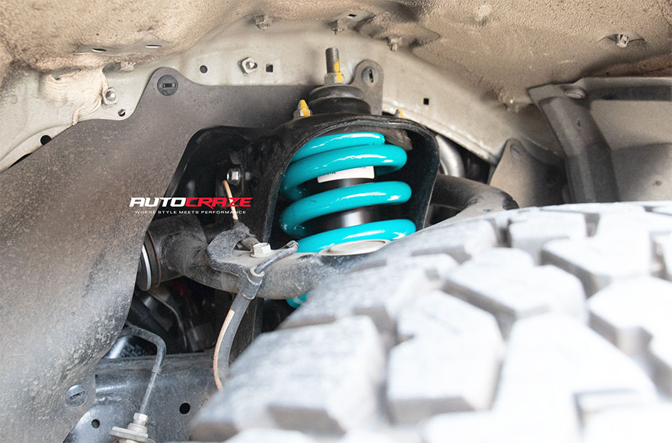 TOYOTA HILUX ROH RAID MATTE BLACK 