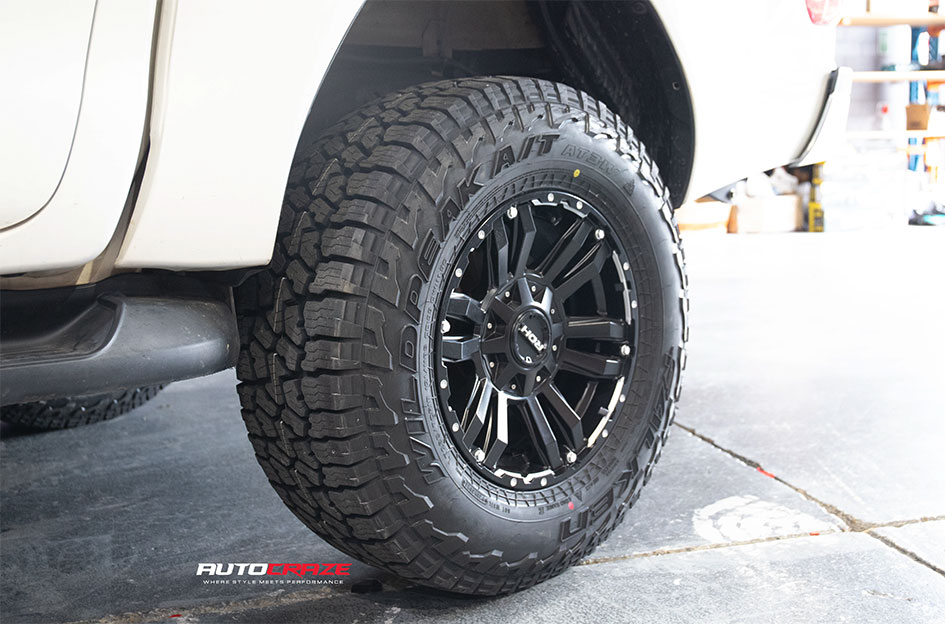 TOYOTA HILUX ROH VAPOUR MATT BLACK / SILVER BOLTS