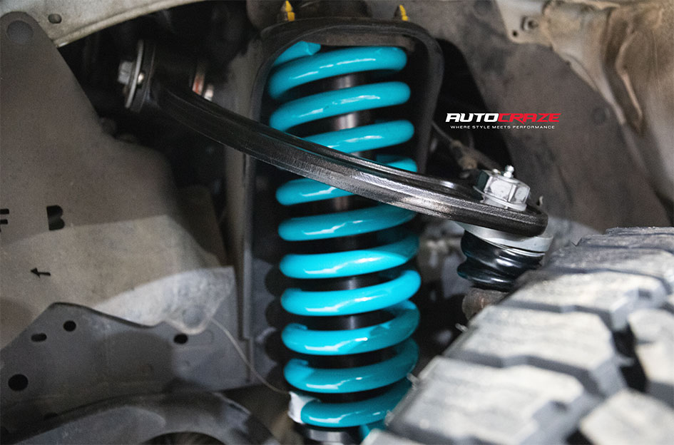 TOYOTA HILUX ROH VAPOUR MATT BLACK / SILVER BOLTS