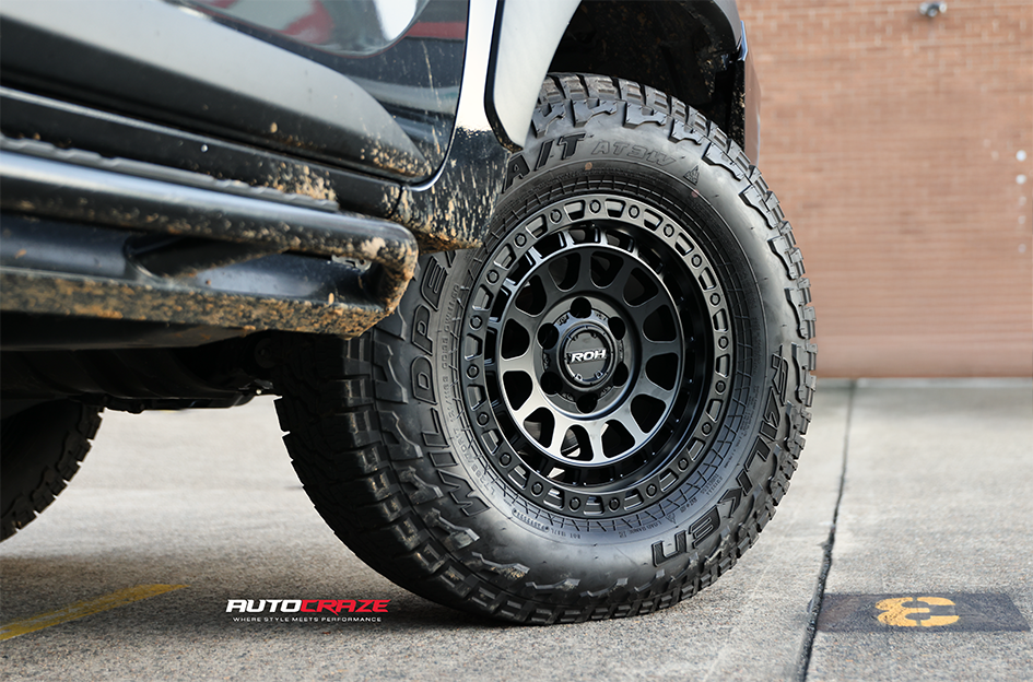 TOYOTA HILUX RUGGED X ROH ASSAULT MATT BLACK