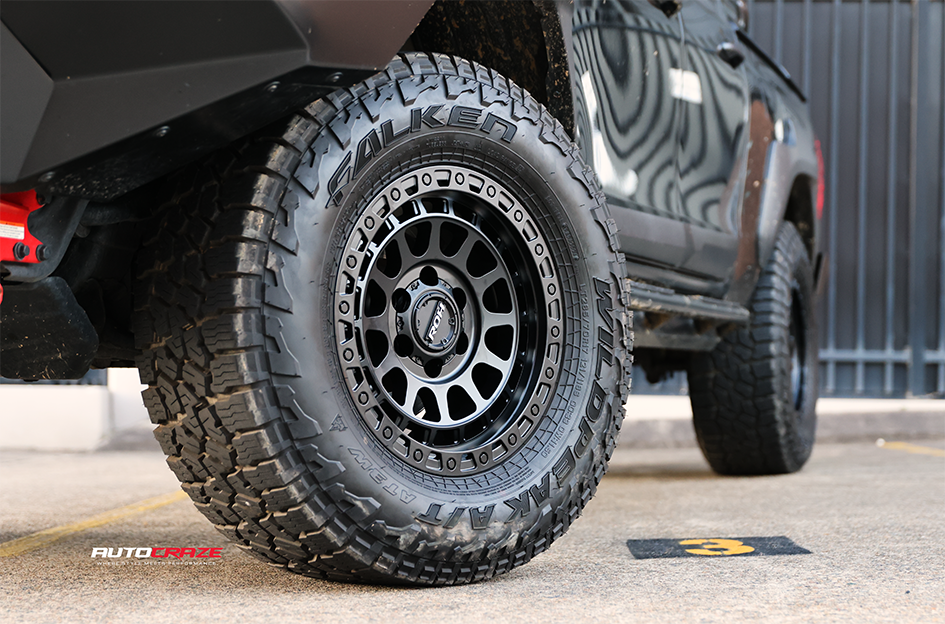 TOYOTA HILUX RUGGED X ROH ASSAULT MATT BLACK