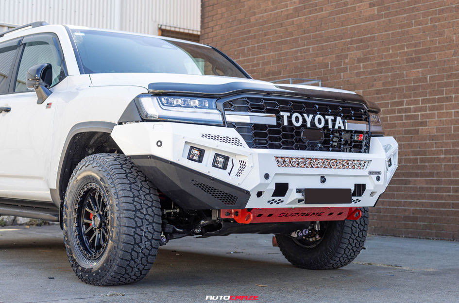 TOYOTA LANDCRUISER 300 NOMAD N133 SATIN BLACK