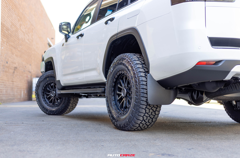 TOYOTA LANDCRUISER 300 NOMAD N133 SATIN BLACK