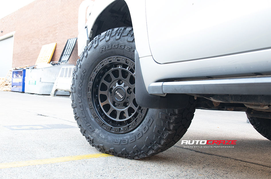 TOYOTA LANDCRUISER 200 SERIES ROH ASSAULT MATT BLACK
