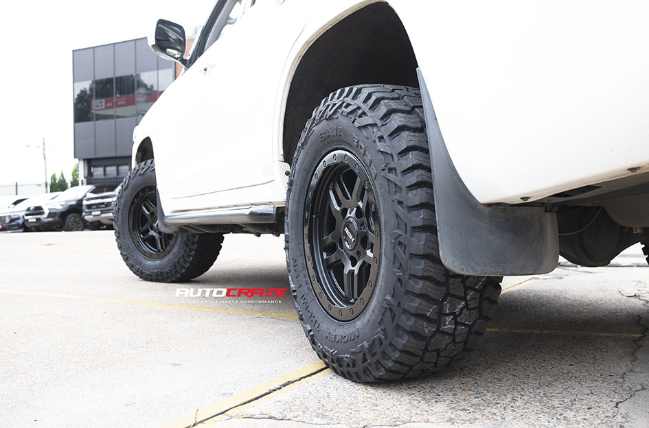 TOYOTA LANDCRUISER 200 SERIES ROH HAMMER MATTE BLACK