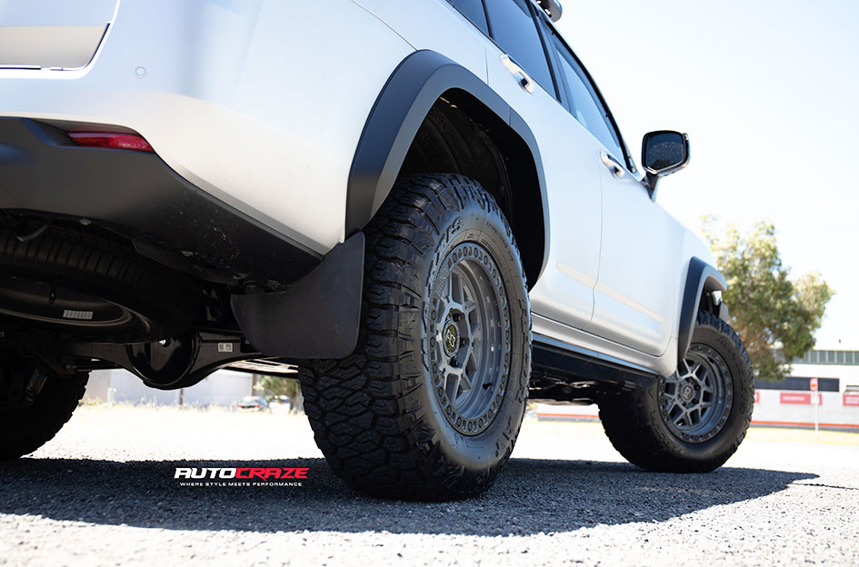 TOYOTA LANDCRUISER 300 SERIES BLACK RHINO KELSO GREY W/ BLACK LIP