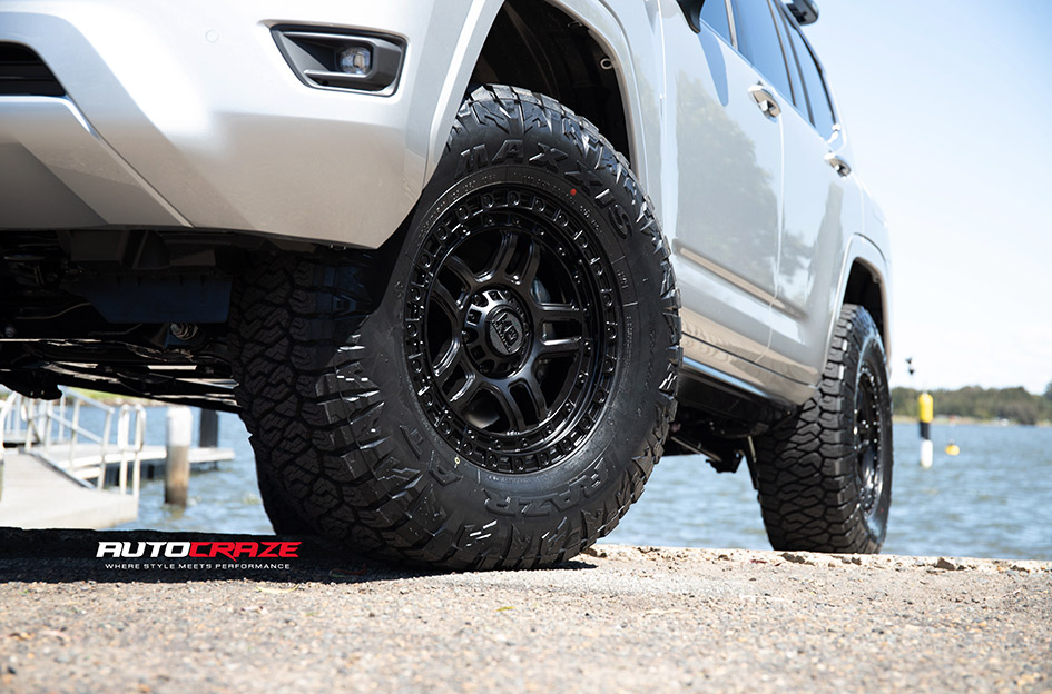 TOYOTA LANDCRUISER 300 SERIES KING BARRETT SATIN BLACK 