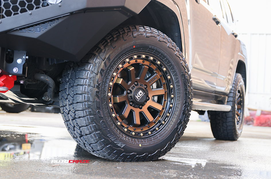 TOYOTA LANDCRUISER 300 SERIES KING SNATCH SATIN BLACK W/ BRONZE FACE