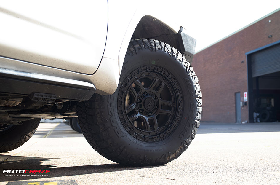 TOYOTA LANDCRUISER 300 SERIES KING BARRETT SATIN BLACK