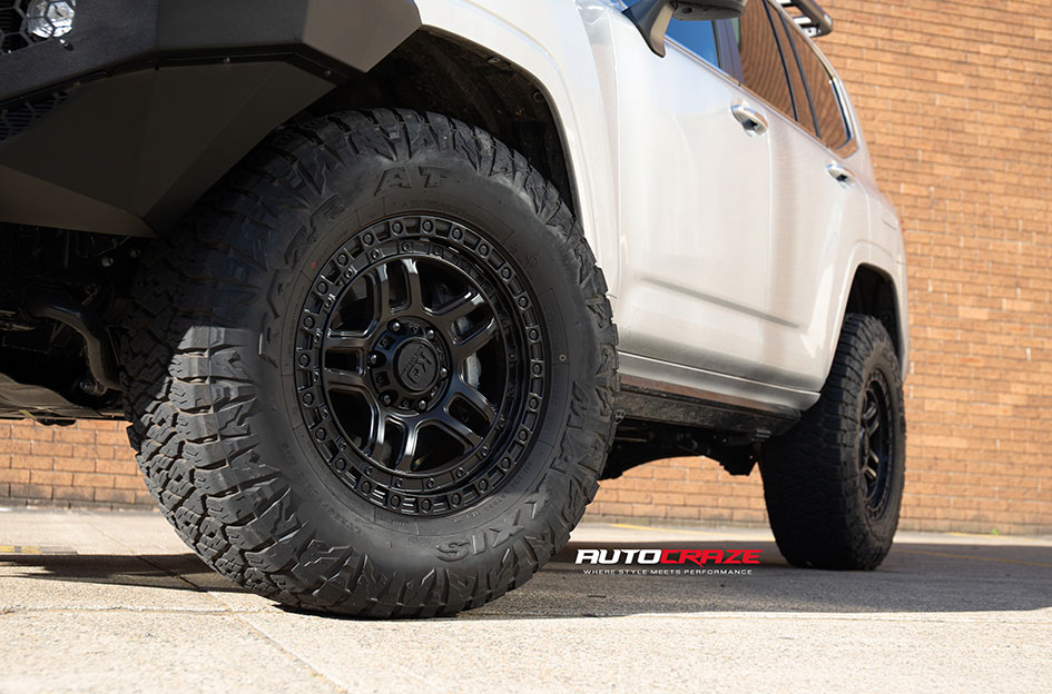 TOYOTA LANDCRUISER 300 SERIES KING BARRETT SATIN BLACK