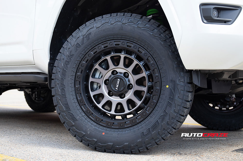TOYOTA LANDCRUISER 300 SERIES ROH ASSAULT MATT BLACK WITH BLACK BOLTS AND GRAPHITE FACE