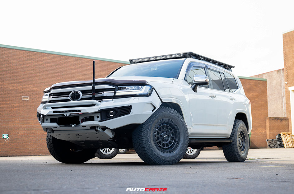 TOYOTA LANDCRUISER 300 SERIES ROH ASSAULT MATT BLACK
