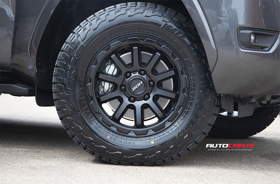 TOYOTA LANDCRUISER 300 SERIES ROH ONYX MATTE BLACK