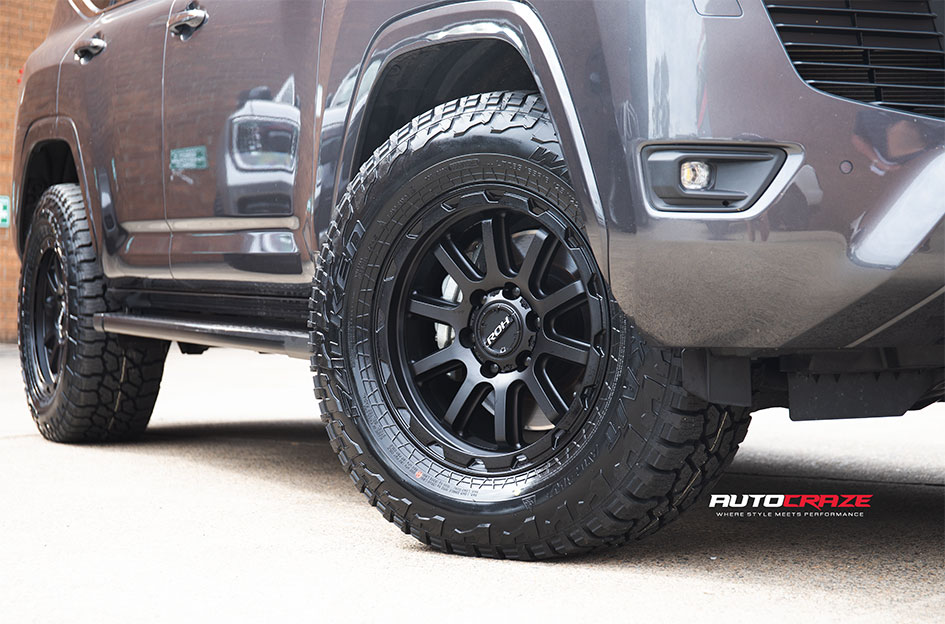 TOYOTA LANDCRUISER 300 SERIES ROH ONYX MATTE BLACK