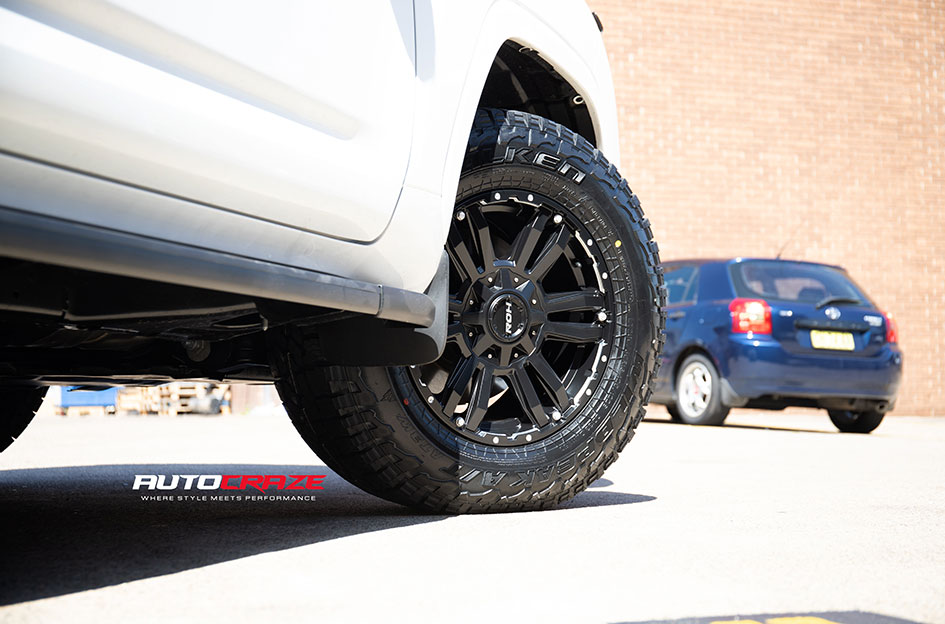 TOYOTA LANDCRUISER 300 SERIES ROH VAPOUR MATT BLACK / SILVER BOLTS