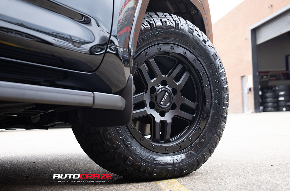 TOYOTA LANDCRUISER 300 SERIES ROH HAMMER MATTE BLACK 