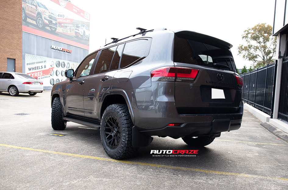 TOYOTA LANDCRUISER 300 SERIES ROH CRAWLER MATT BLACK 