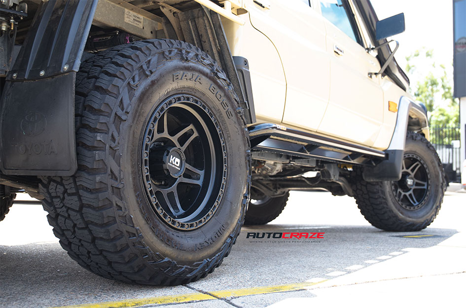 TOYOTA LANDCRUISER 70 SERIES KING KONG SATIN BLACK