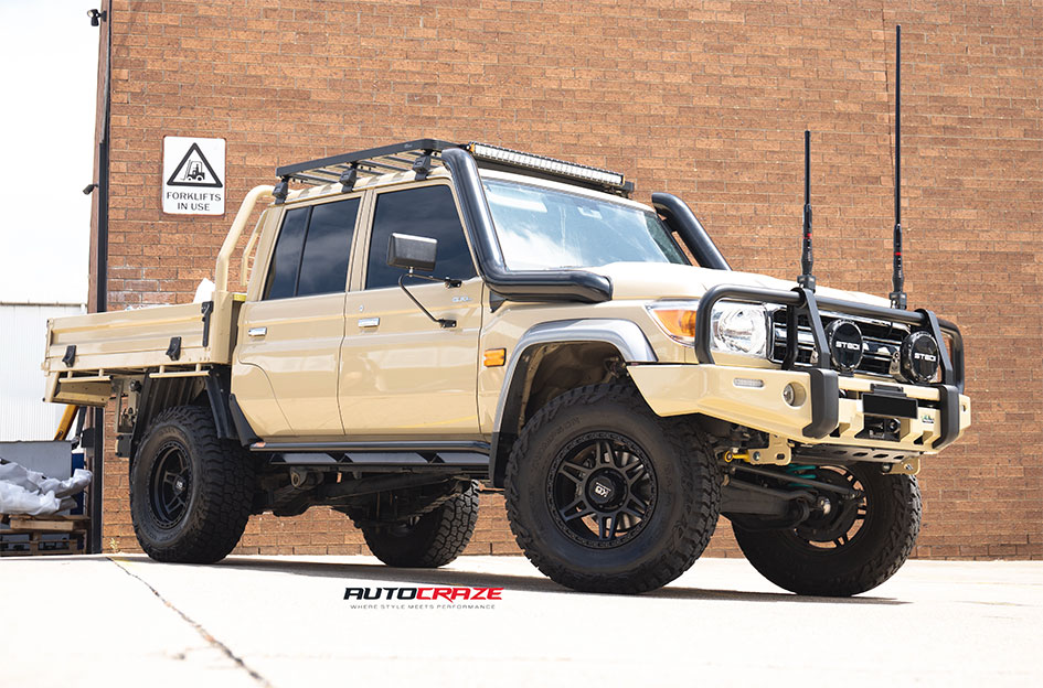TOYOTA LANDCRUISER 70 SERIES KING KONG SATIN BLACK