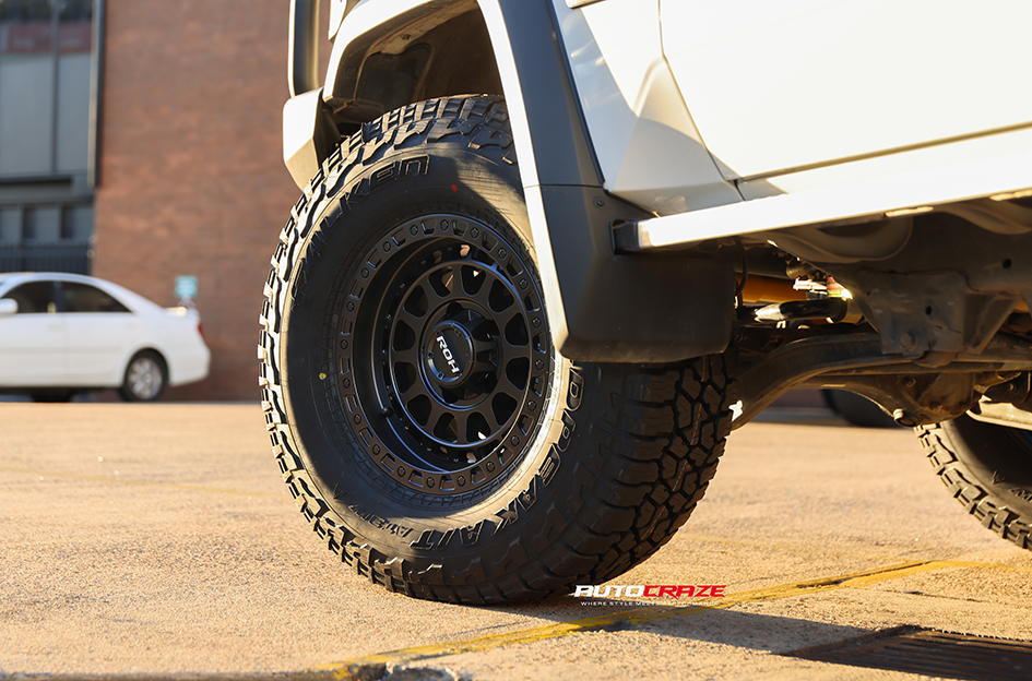 TOYOTA LANDCRUISER 70 SERIES ROH ASSAULT MATT BLACK 