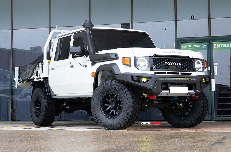 TOYOTA LANDCRUISER 70 SERIES ROH RAID MATTE BLACK 