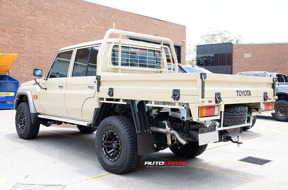 TOYOTA LANDCRUISER 70 SERIES ROH VAPOUR MATT BLACK / SILVER BOLTS