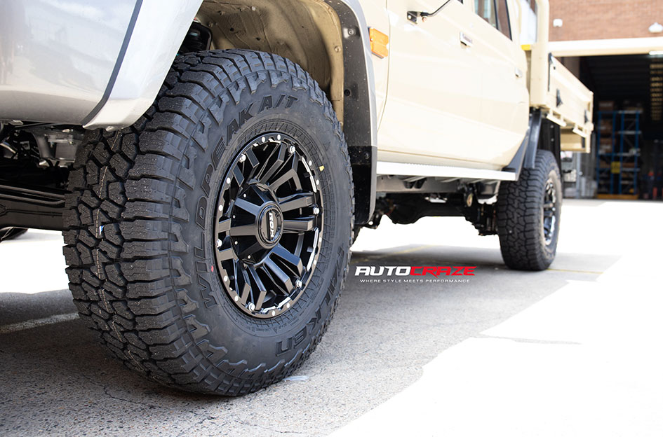 TOYOTA LANDCRUISER 70 SERIES ROH VAPOUR MATT BLACK / SILVER BOLTS
