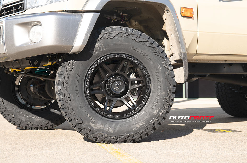 TOYOTA LANDCRUISER 79 SERIES KING KONG SATIN BLACK
