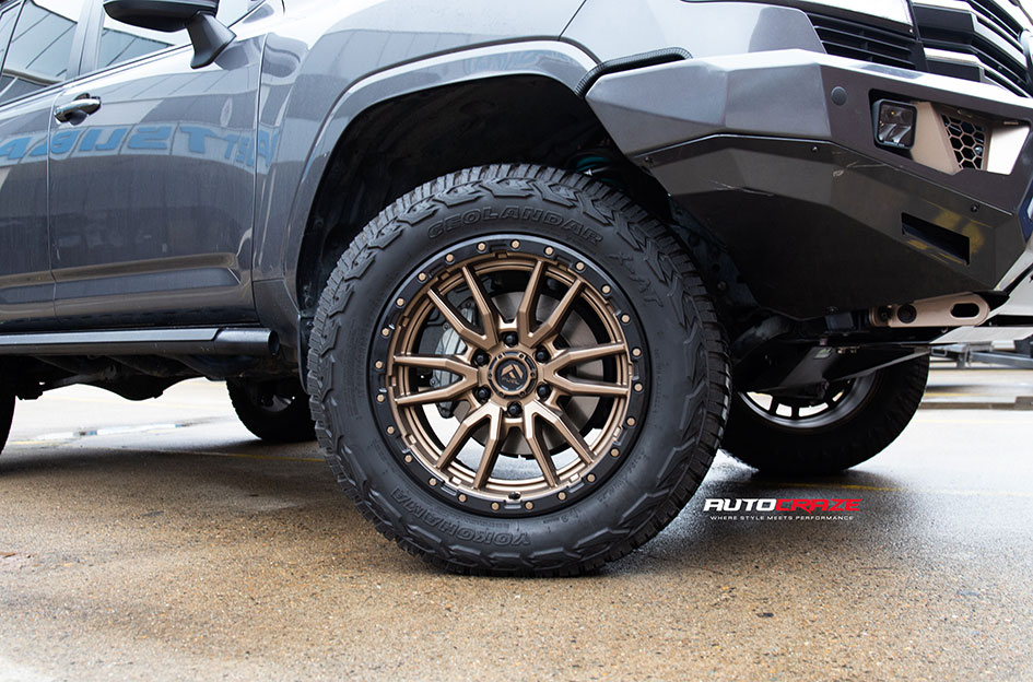 TOYOTA LANDCRUISER 300 SERIES FUEL REBEL 6 BRONZE W/ BLACK LIP
