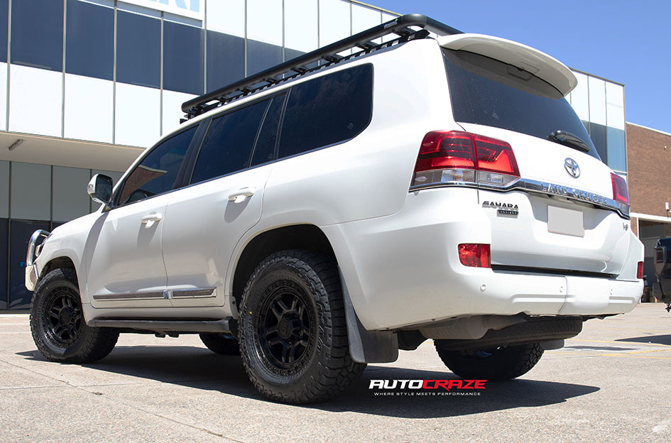 TOYOTA LANDCRUISER 200 SERIES KING BARRETT SATIN BLACK 