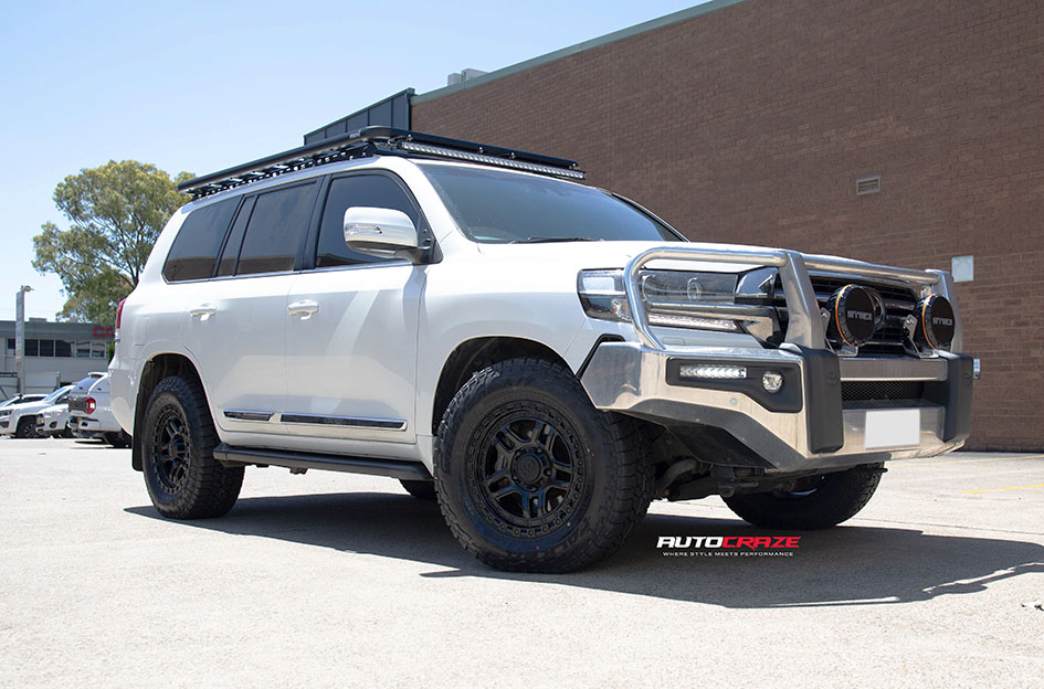TOYOTA LANDCRUISER 200 SERIES KING BARRETT SATIN BLACK 