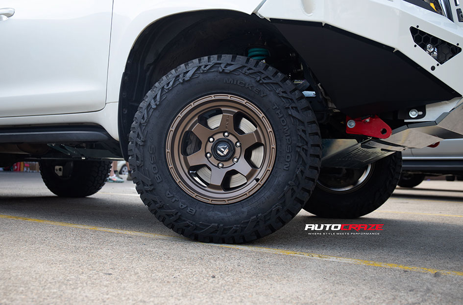 TOYOTA LANDCRUISER PRADO FUEL SHOK BRONZE 