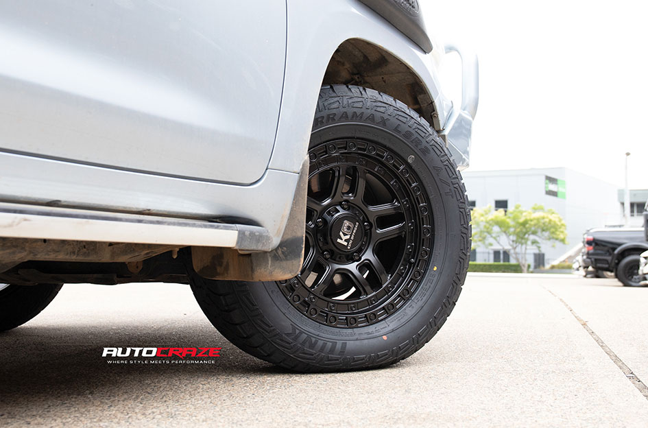 TOYOTA LANDCRUISER PRADO KING BARRETT SATIN BLACK
